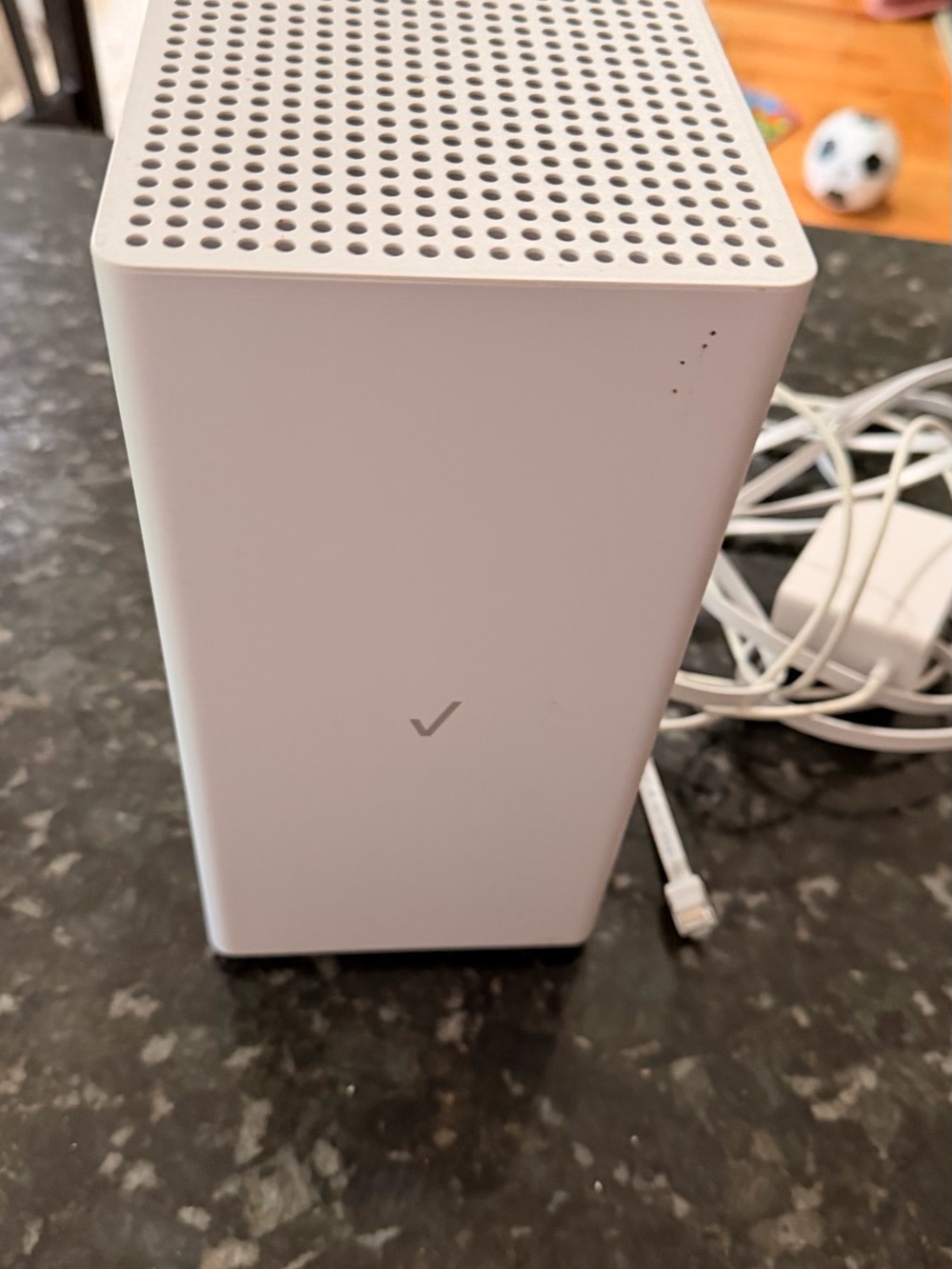 White Wi-Fi Router Verizon